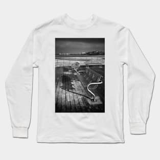 Benches mono Long Sleeve T-Shirt